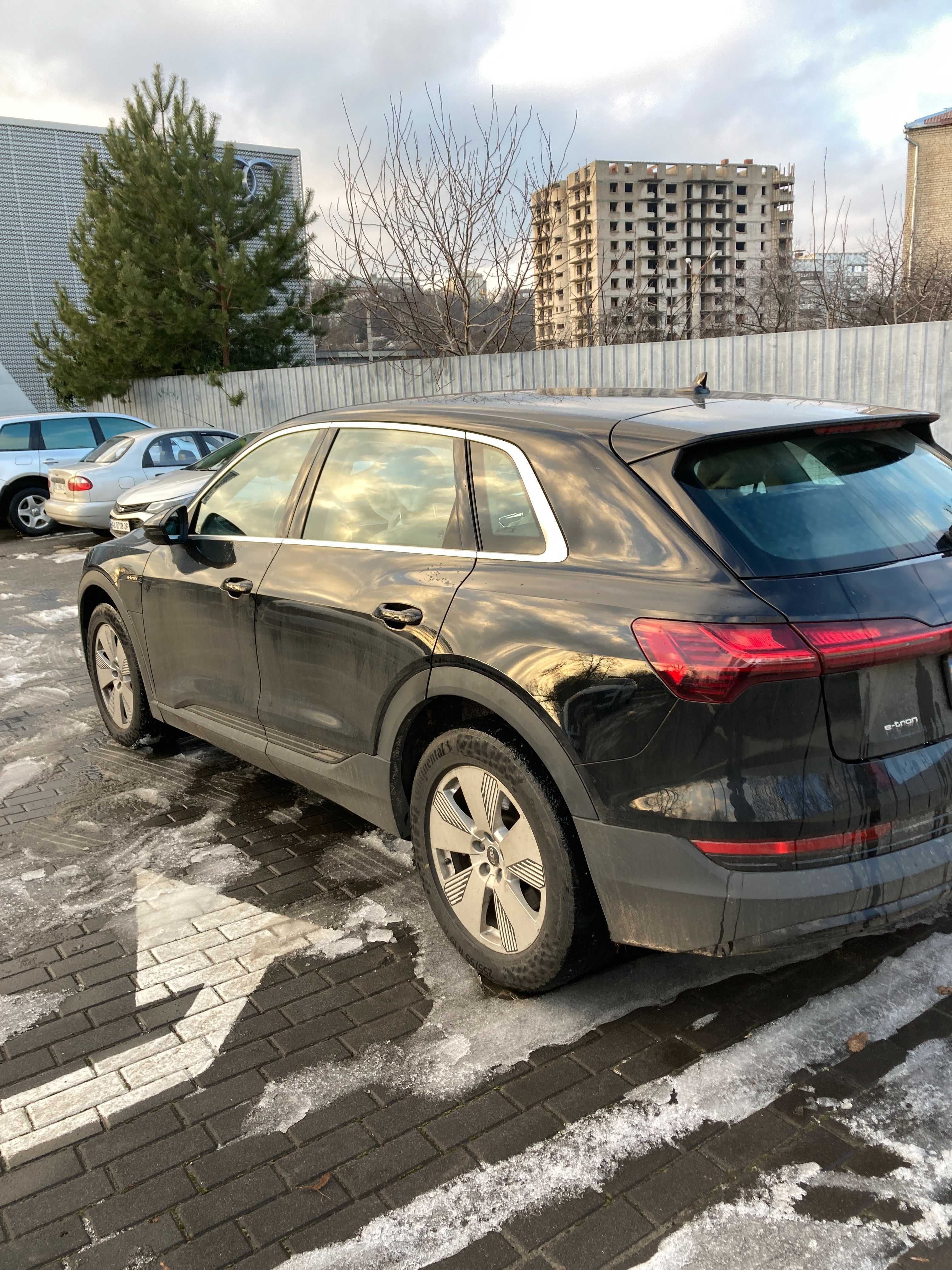 Продам Audi etron