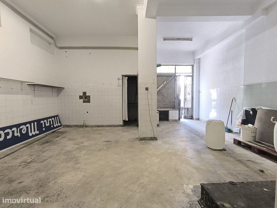 Loja para venda em Almada