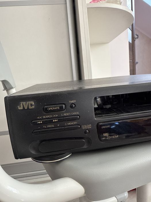 відеомагнітофон JVC HR-J311EM