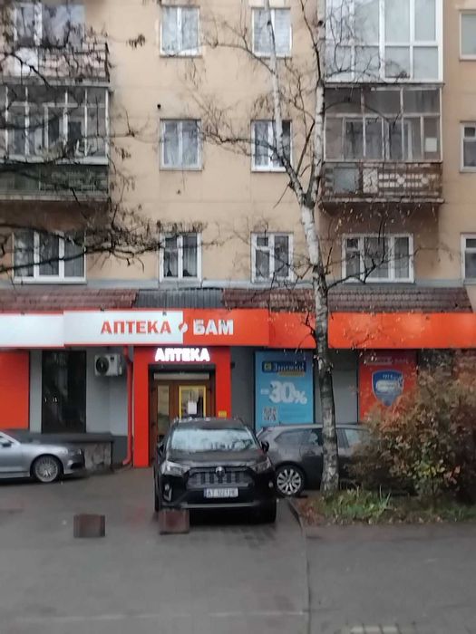 Оренда в центрі 2-х  квартири з студією-кухнею