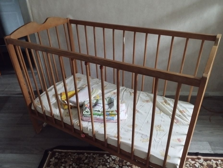 Продам детскую кроватку