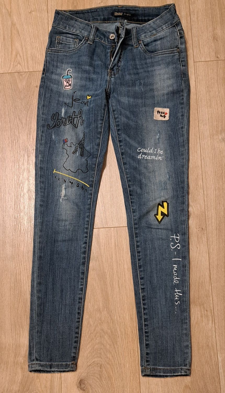 jeansy z naszywkami