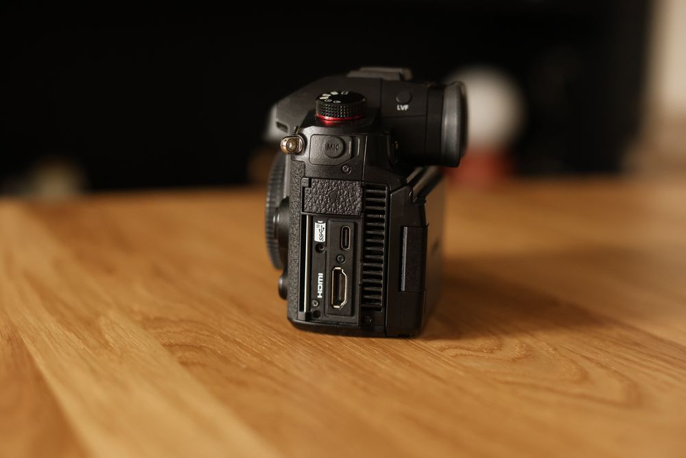 Lumix GH6 super stan pelny zestaw