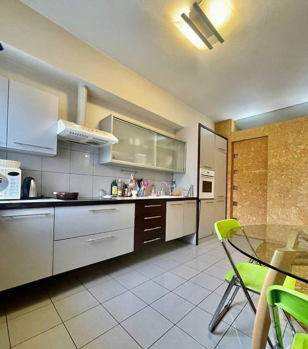 Продам 3х ком.квартиру с ремонтом и мебелью на улице В.Мономаха