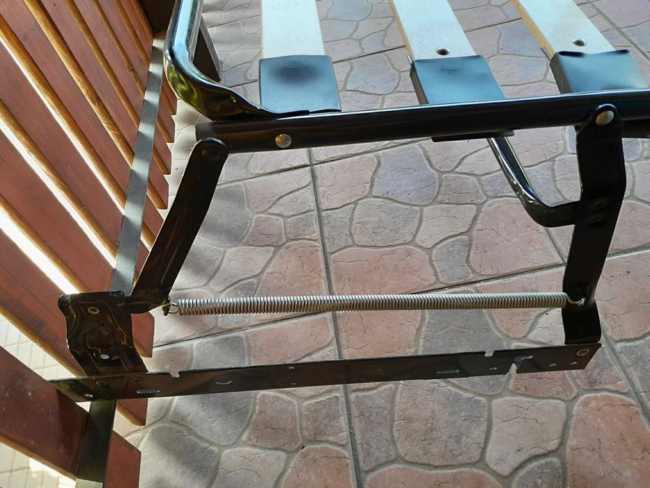 Łóżko polowe - wkład z rozkładanego tapczanu, sofy