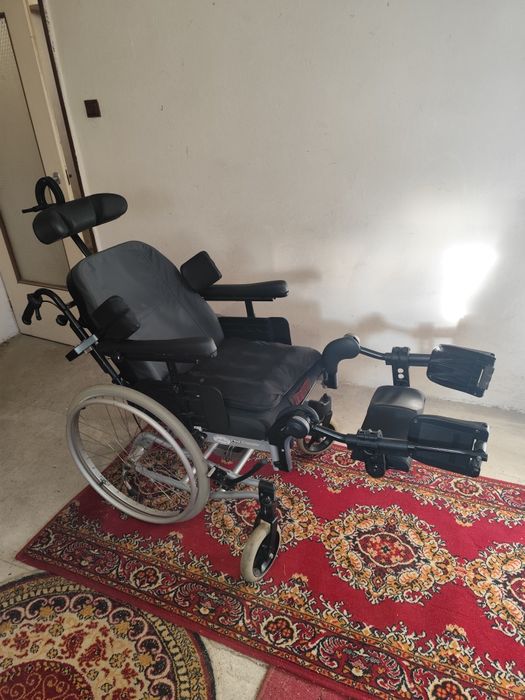 Wózek inwalidzki z funkcją spania Invacare