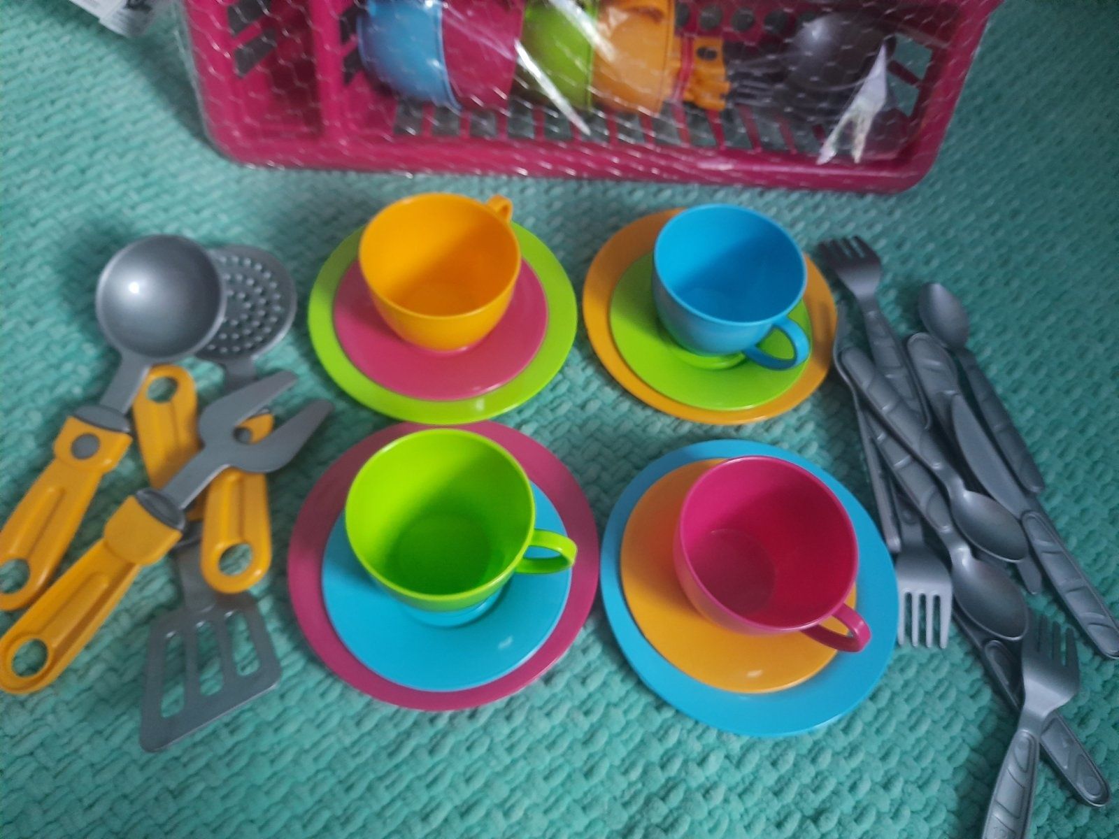 Набор игрушечной посуды