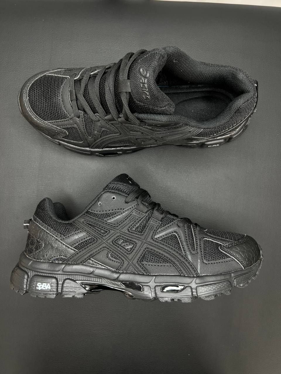 Чоловічі кросівки чорні Asics Gel-Kahana 8