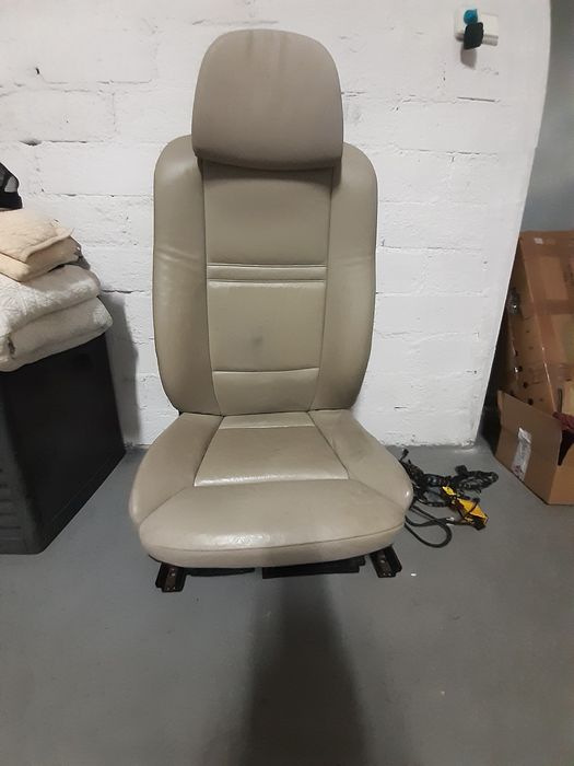 Fotel Komfort BMW X5 E70 z 2012 roku, skóra, kremowy