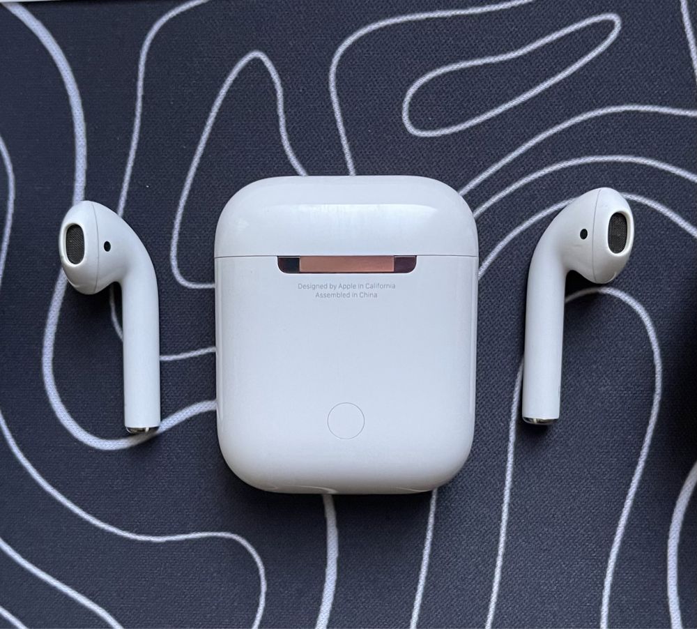 Замечательные AIR PODS 2 - A1602 + КОМПЛЕКТ