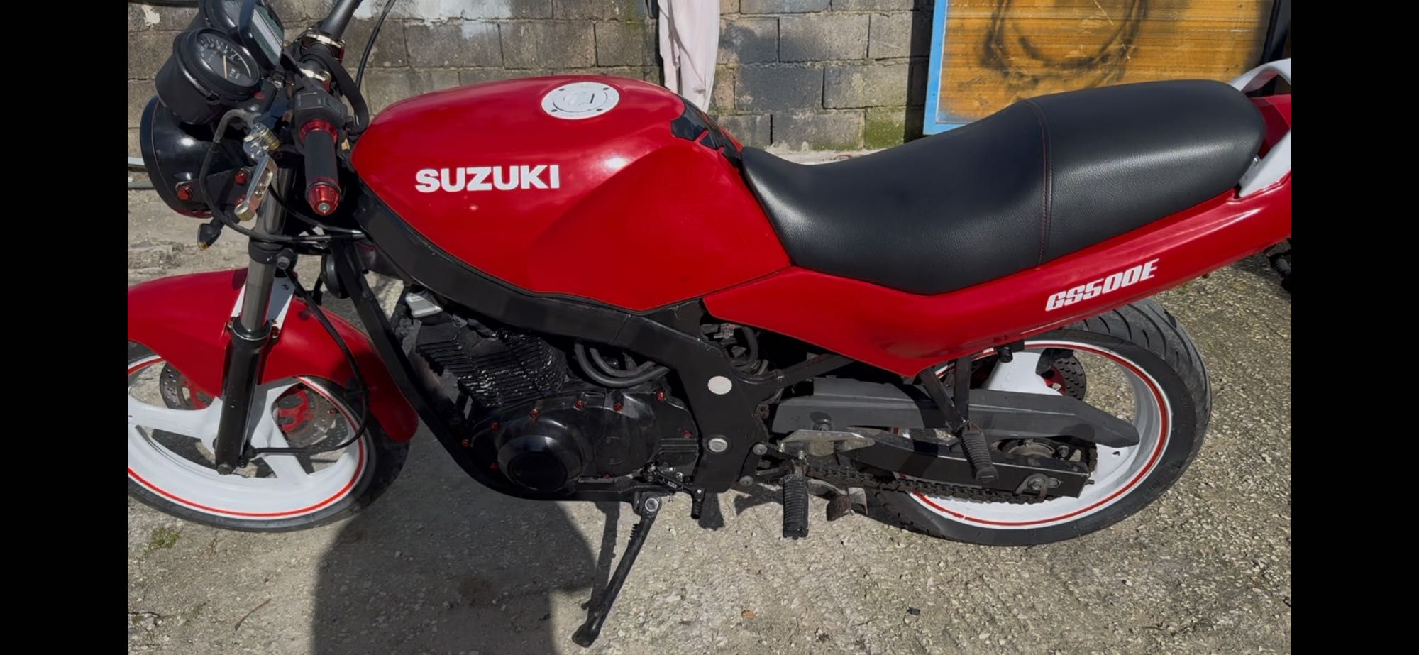 Suzuki GS 500E mota sempre estimada