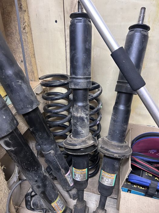 Амортизатори Toyota Lend CruIser 300