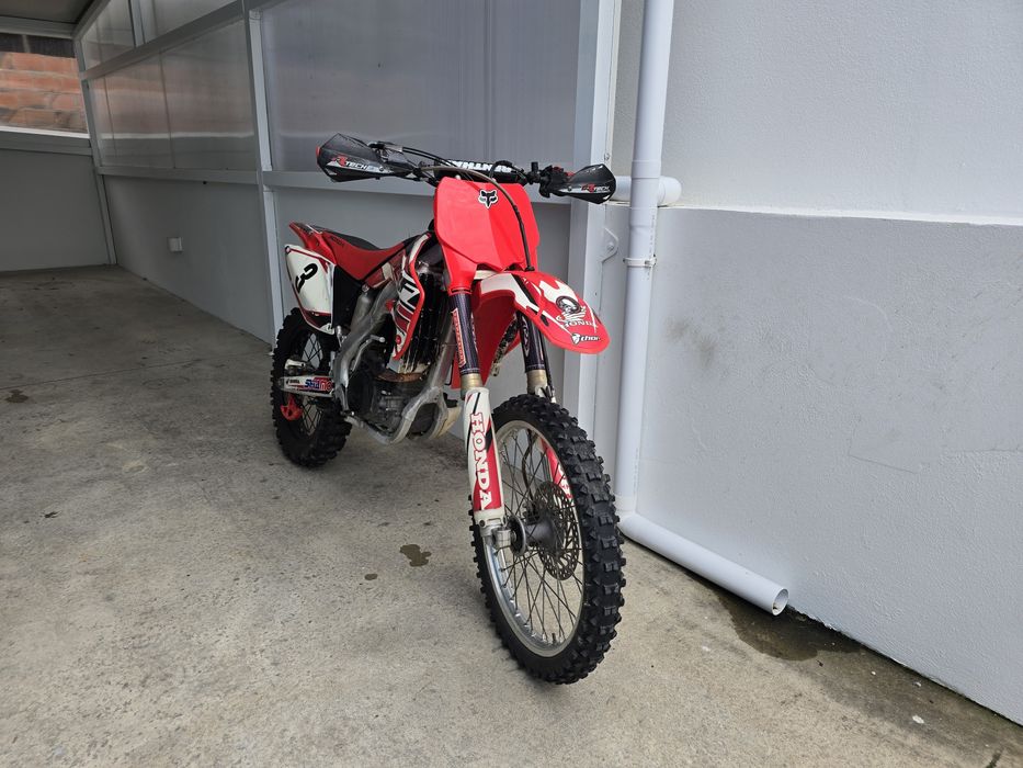 Honda CRF 250 R 2 escapes