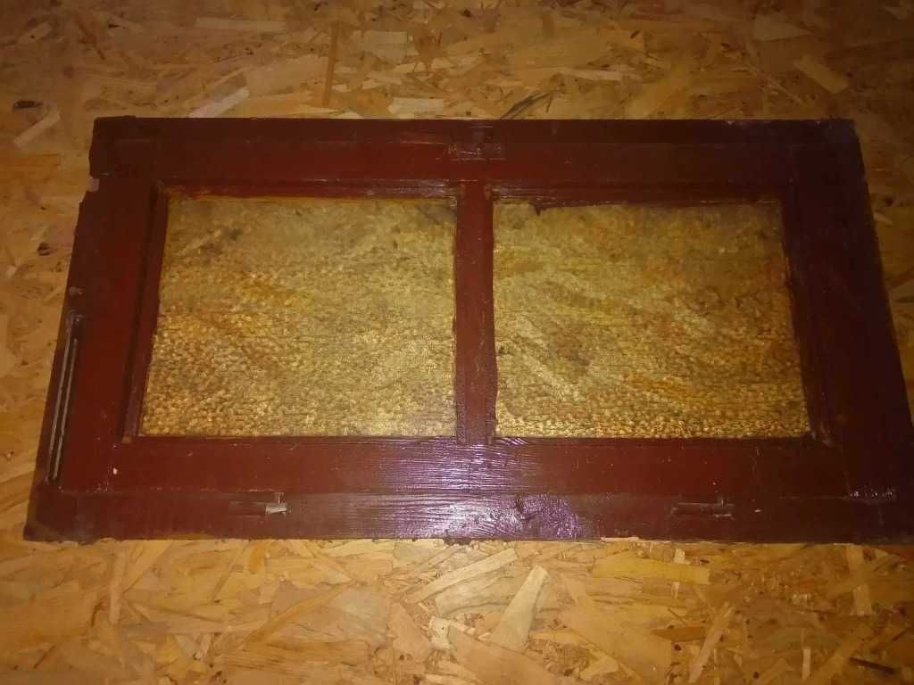 Okno strychowe z ramą opuszczane ryglowane drewniane oszklone 1 sztuka