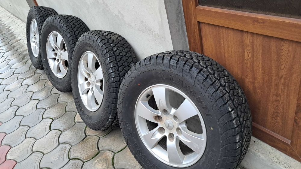 Продам резину з дисками LT 265 70 17 стояли на л 200