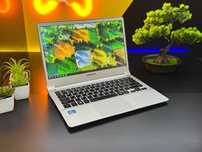 ноутбук Samsung NP900/13.3'' - Core i5/SSD128