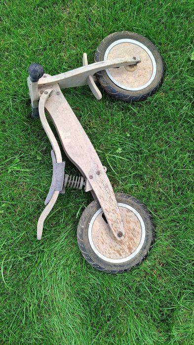 Bicicleta criança de  madeira, aprendizagem