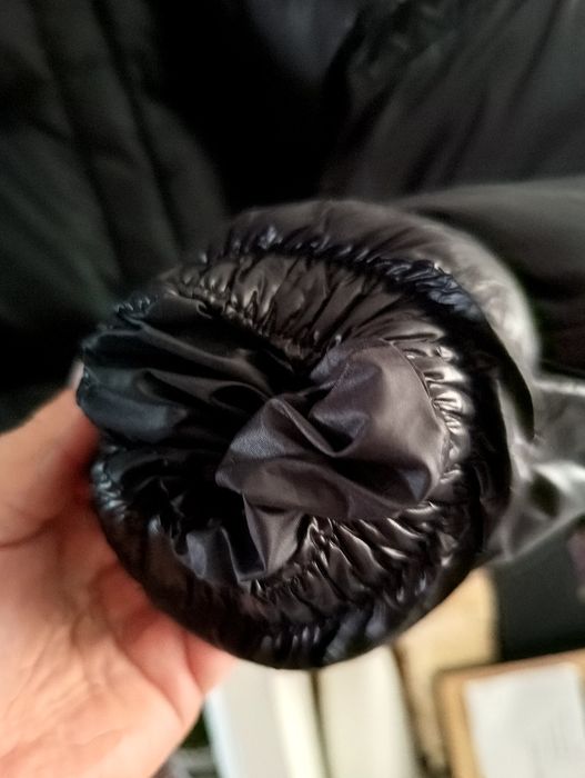 Czarna kurtka puffer pikowana damska Helly Hansen rozmiar XS 34 36