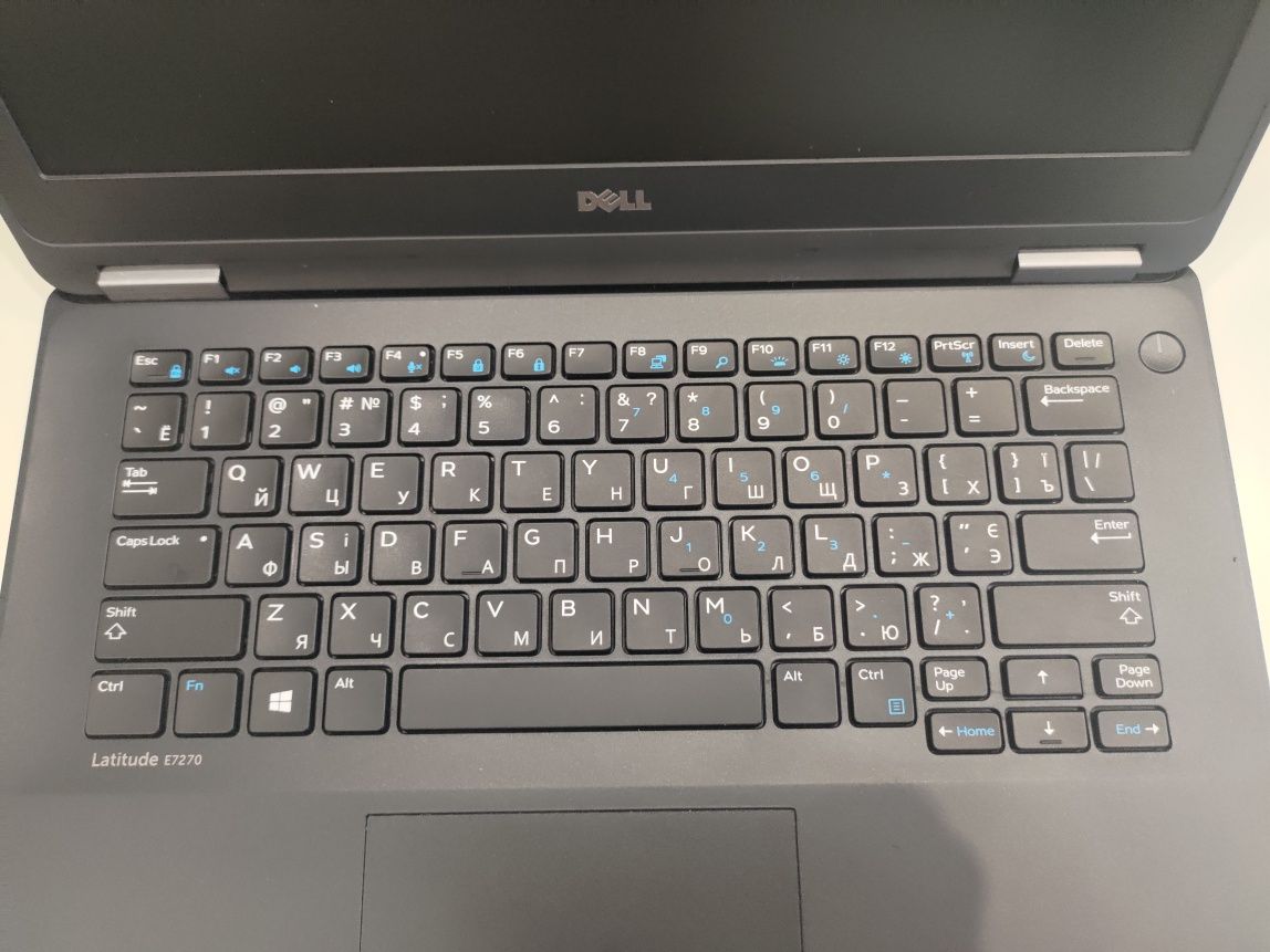 DELL latitude e7270