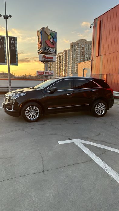 Чорний Каділлак. Пробіг 69000 км Стан нового автомобіля