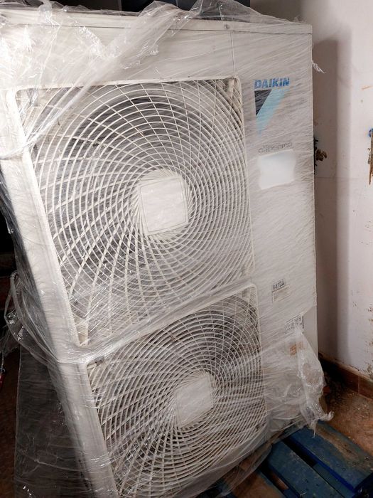 Bomba de calor Daikin Split de alta temperatura não usada