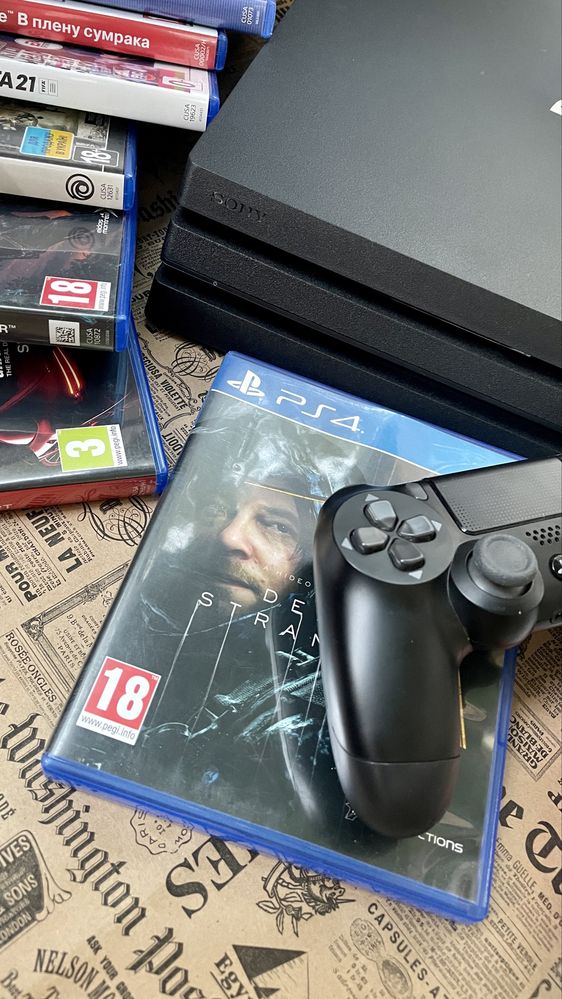 Playstation 4 pro  + uncharted collection