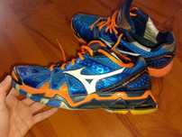 Оригінальні Mizuno кросівки, для волейболу та інших видів спорту