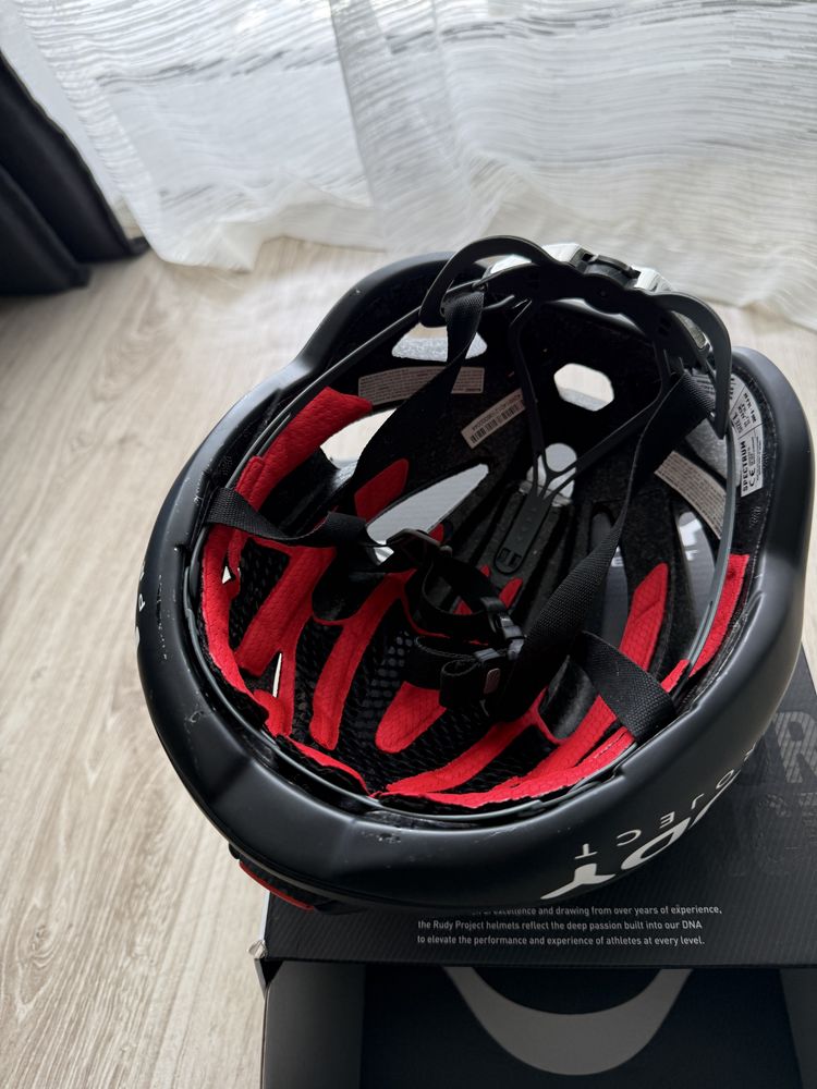 Kask Rudy Project Spectrum w limitowanej edycji Bahrain Victorious