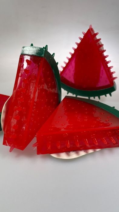 Zabawka dla psa z piszczałką w kształcie arbuza