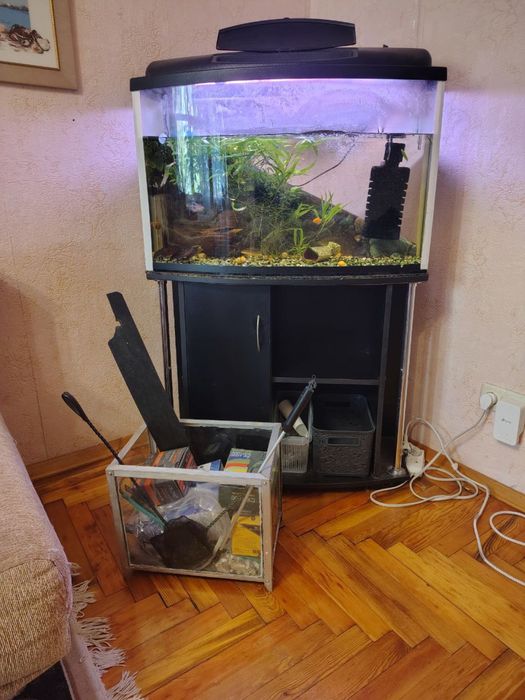 Акваріум з тумбою