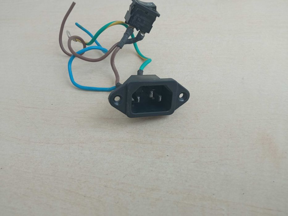 Роз'єм 3-pin мама та кнопка включення