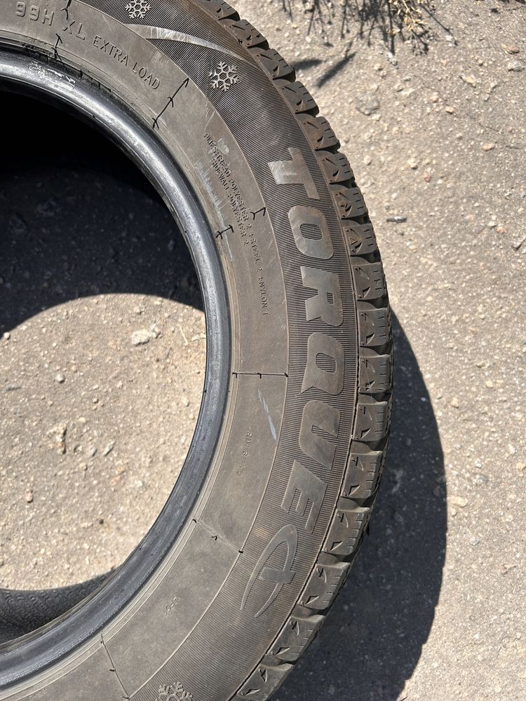 Продам шины зимние 215/60/16