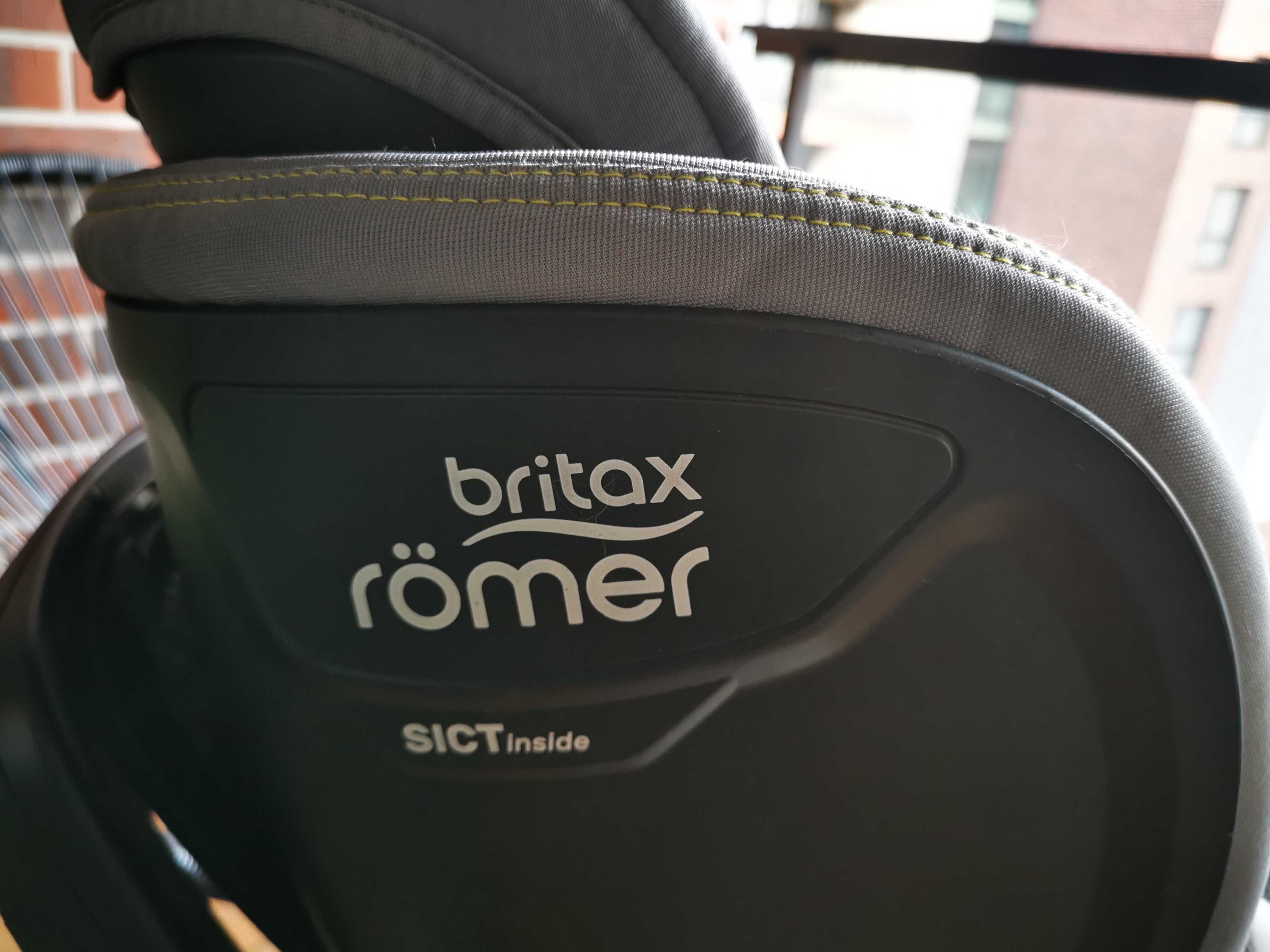 Fotelik obrotowy samochodowy Britax Romer dualfix M i-size