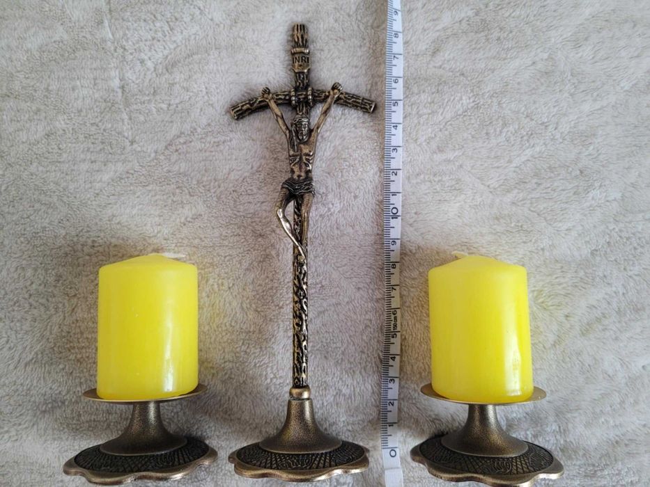 Zestaw kolędowy krzyż i świeczki z lichtarzami