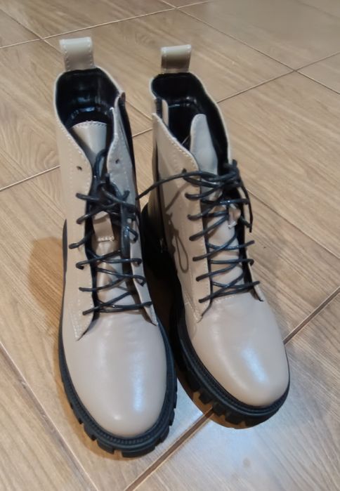 Ботінки осінь на байці