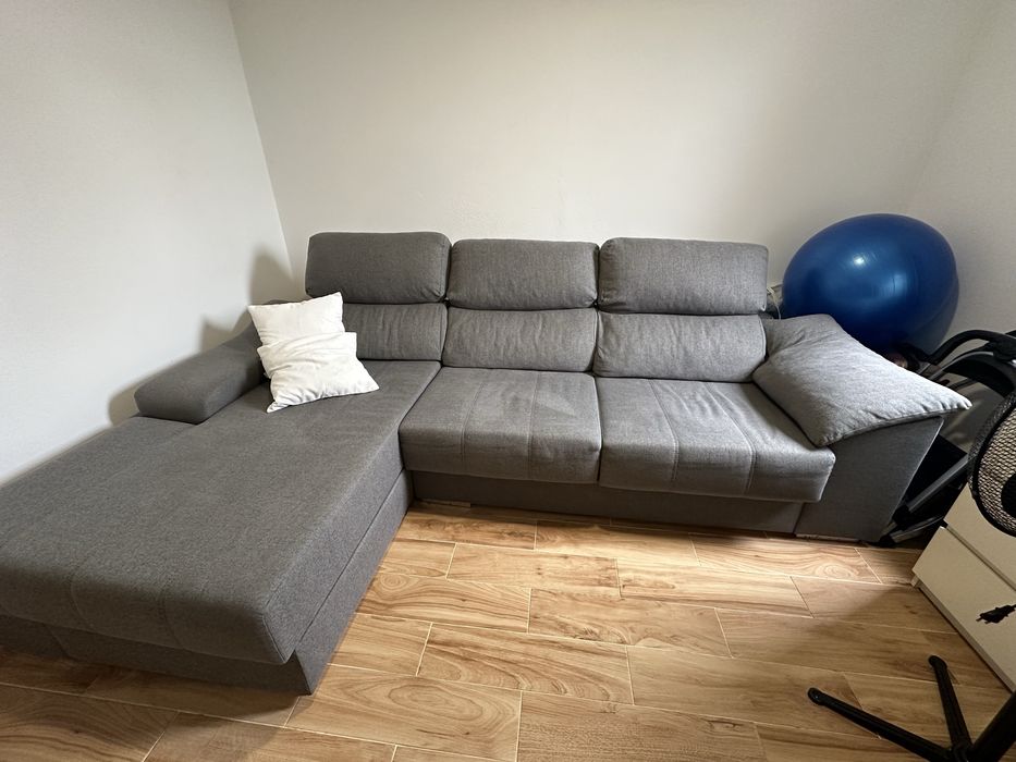 Sofá com chaise longue