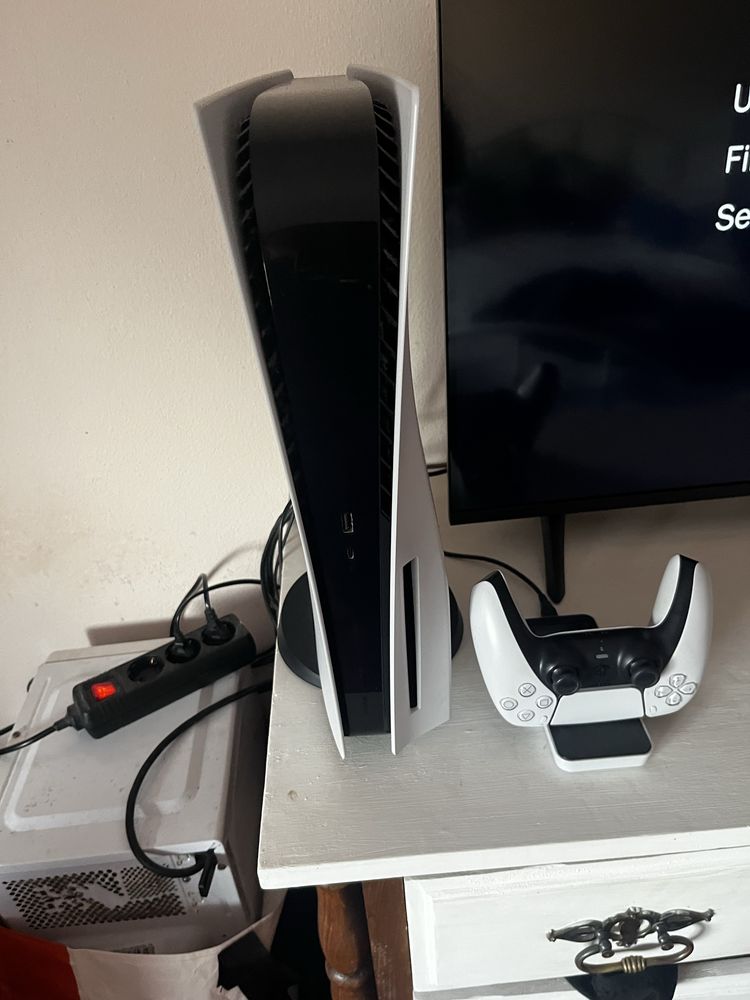 Ps5 em otimo estado com um comando