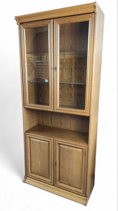 Dębowa witryna regał rustykalnym stylu