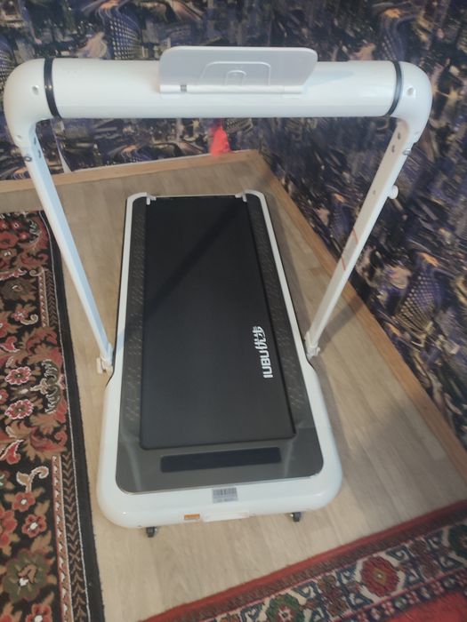 Продам беговую дорожку.