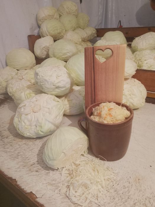 Sprzedam kapustę kiszoną naturalnie w beczkach - odbiorcy hurtowi.