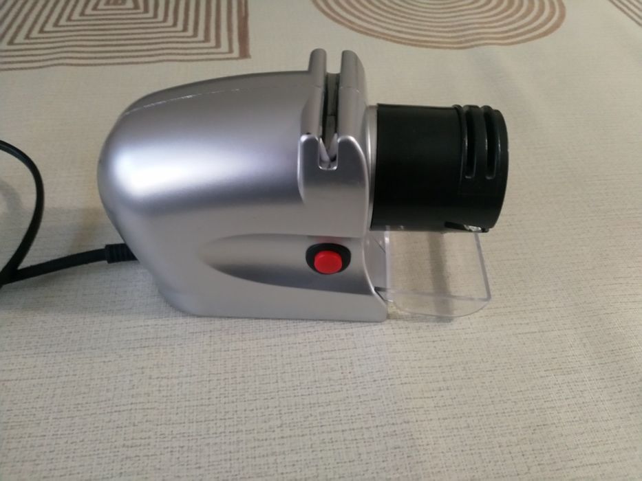 Машинка для заточки ножів та ножиць