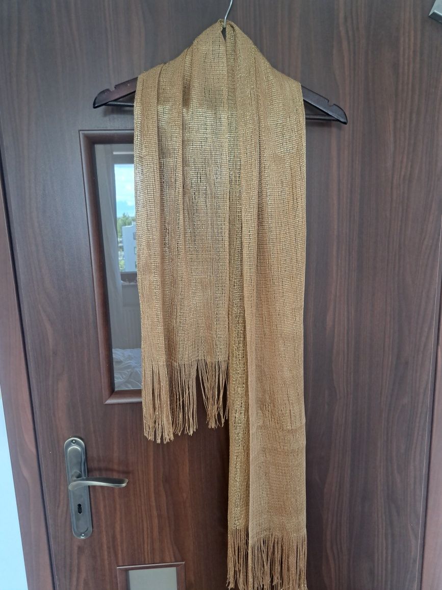Elegancki złoty szal