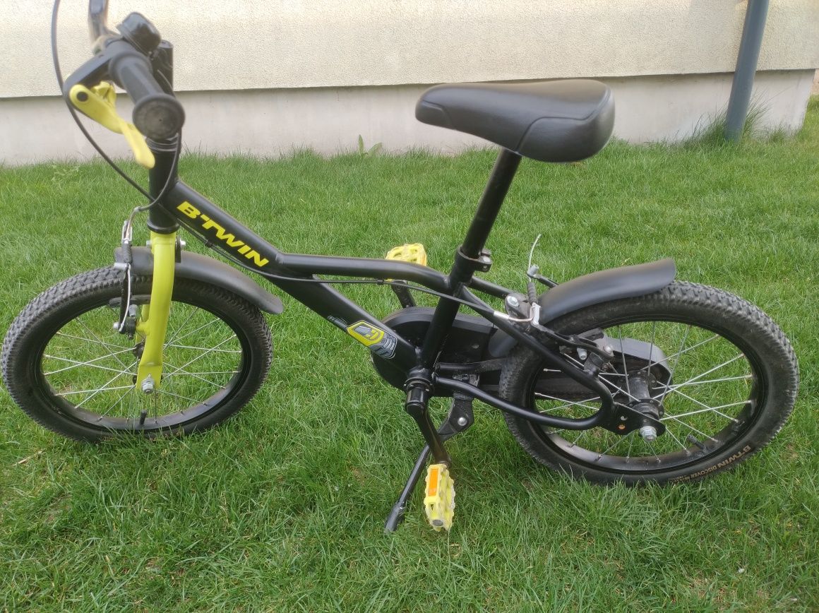 Rower dziecięcy Btwin 500 Dark Hero 
16 cali