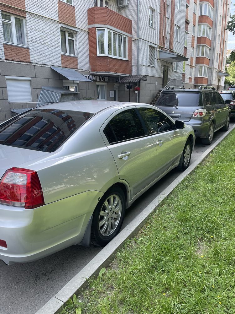 Продам не поспішаючи Galant
