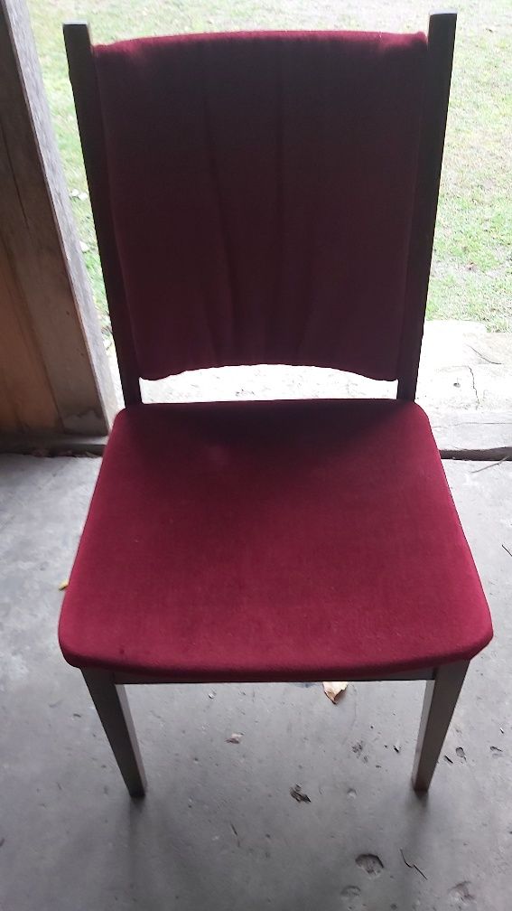 Krzesła  czerwony zamsz