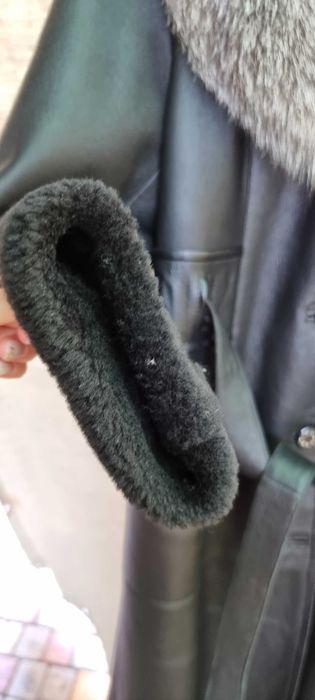 Женская дубленка  зима новая Турция м л с воротник чернобурки под пояс