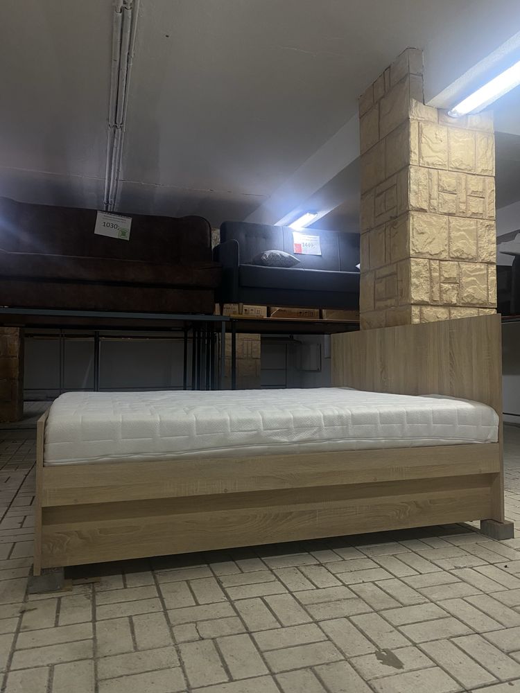 Łóżko z materacem OKAZJA (możliwy transport)