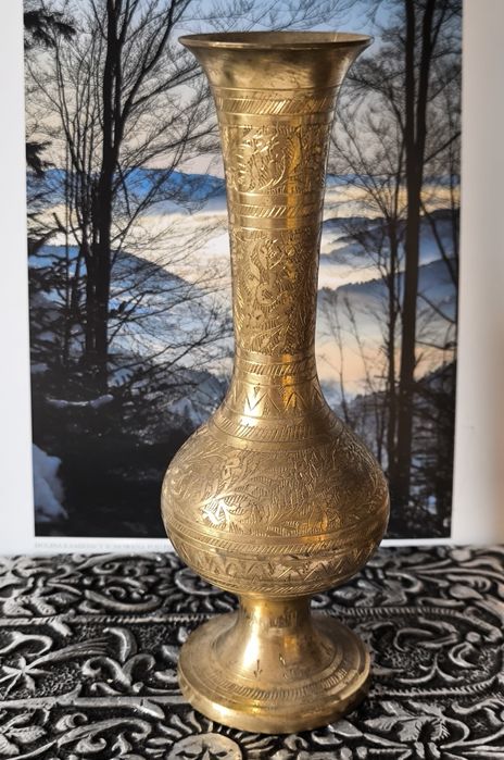 Wazon piękny stary mosiądz