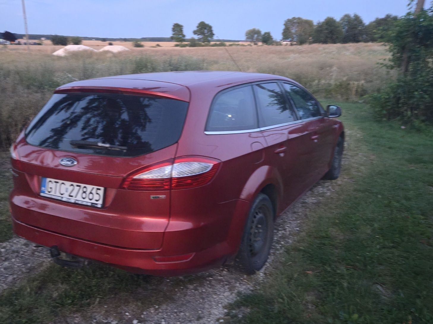 Forda Mondeo bogate