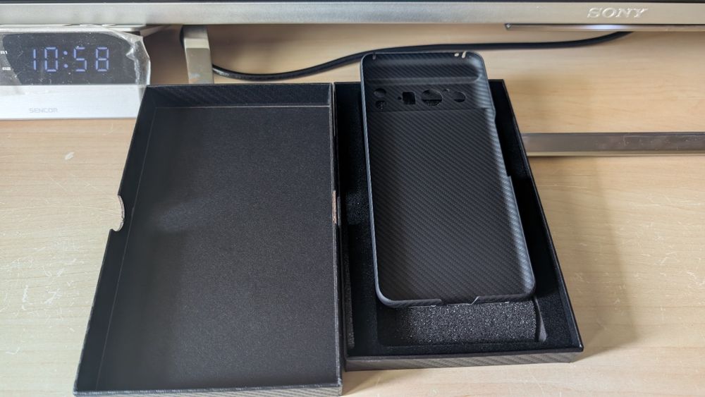 Google Pixel 8 Pro - etui z karbonu